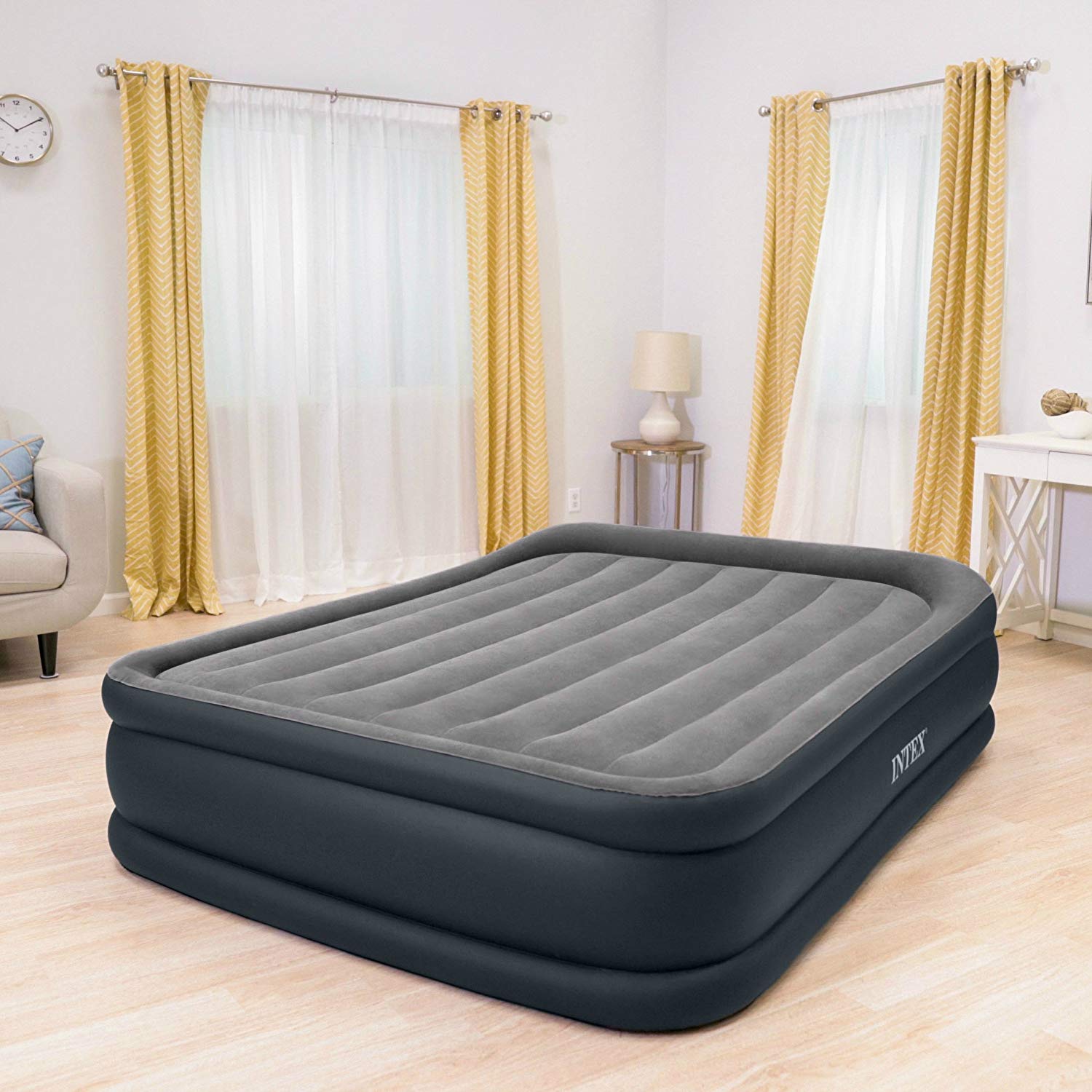 Кровать надувная intex dura beam deluxe headboard airbed с насосом 2360х1520 мм высота 860мм