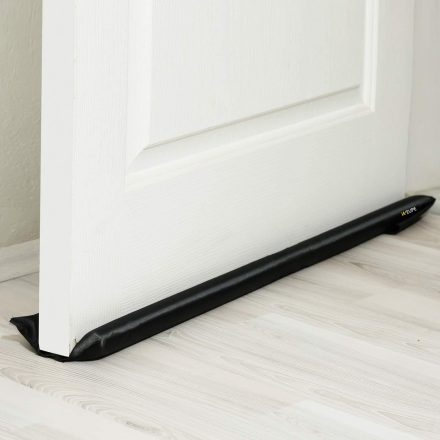 Flexible door sealer